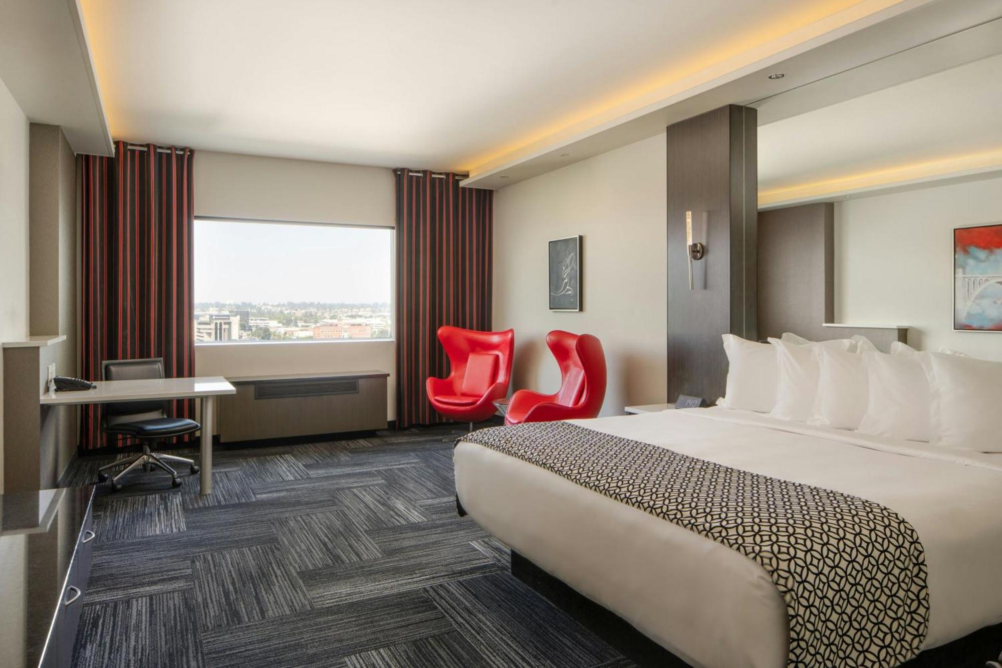 The Davenport Grand, Autograph Collection Hotel 4*